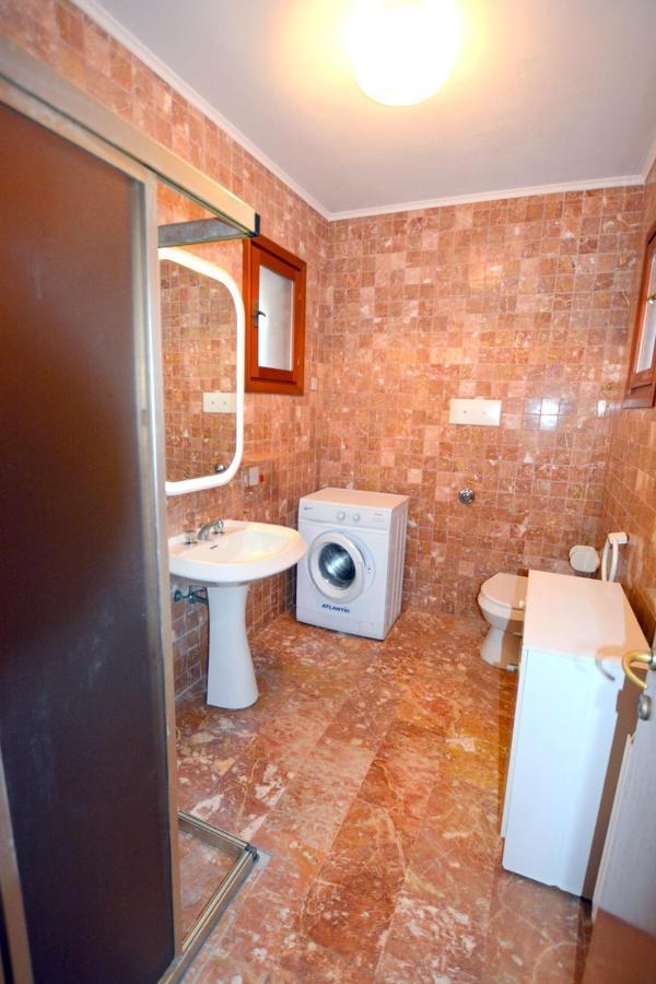Lignano Exclusive With Pool Apartment Lignano Sabbiadoro Bagian luar foto