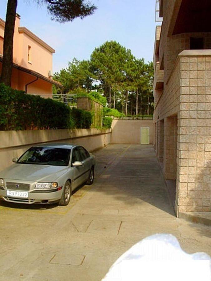Lignano Exclusive With Pool Apartment Lignano Sabbiadoro Bagian luar foto