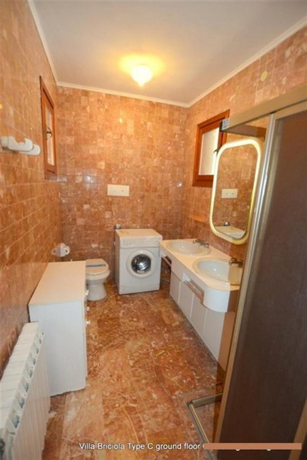 Lignano Exclusive With Pool Apartment Lignano Sabbiadoro Bagian luar foto