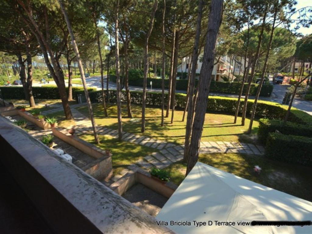 Lignano Exclusive With Pool Apartment Lignano Sabbiadoro Bagian luar foto